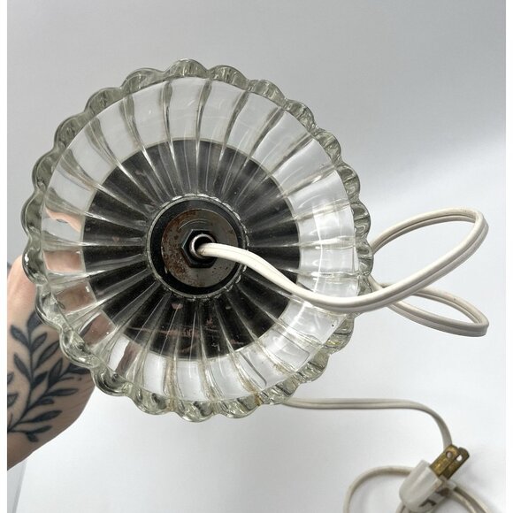 Vintage Clear Pressed Glass Table Boudoir Lamp Mid Century Vanity WORKS Regency - Picture 8 of 11
